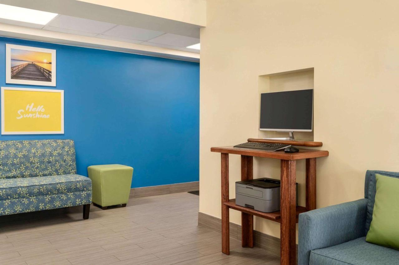Days Inn By Wyndham Airport/Maine Mall South Portland Εξωτερικό φωτογραφία